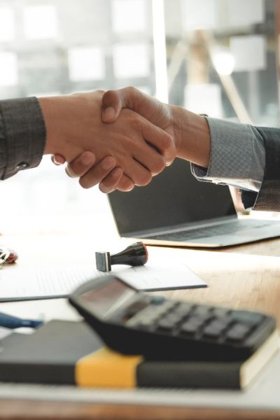 mortgage-broker-financial-advisor-deal